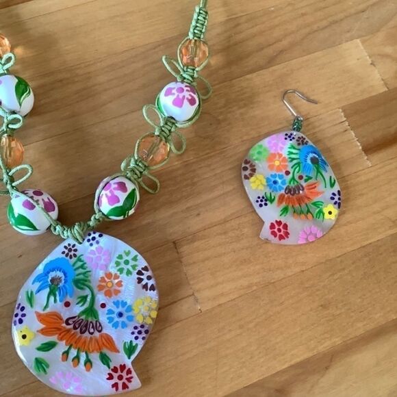 NWT JEWELRY SET NECKLACE/EARRINGS HAND PAINTED MOTHER OF PEARL​ - Picture 5 of 10